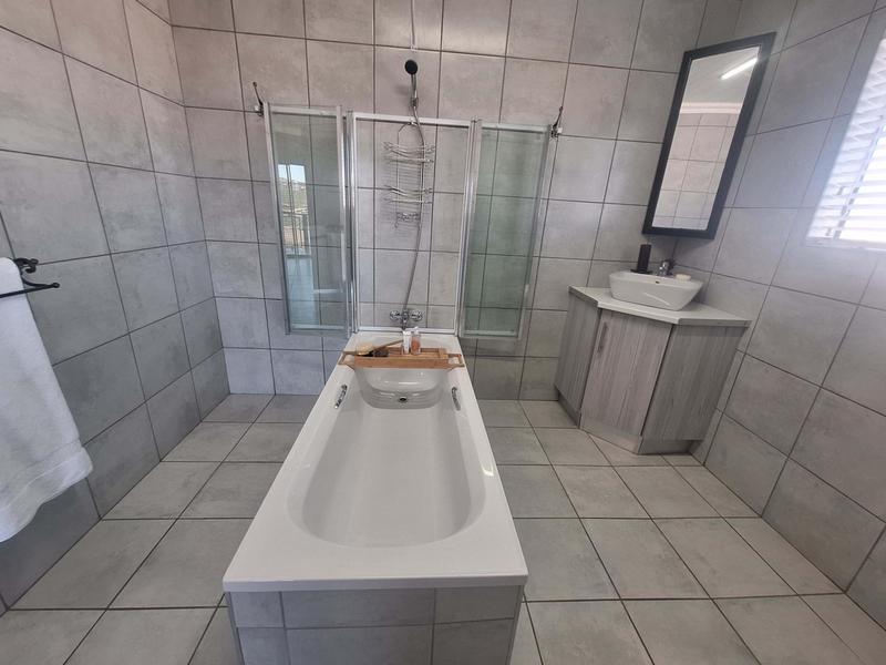 5 Bedroom Property for Sale in Seemeeu Park Western Cape